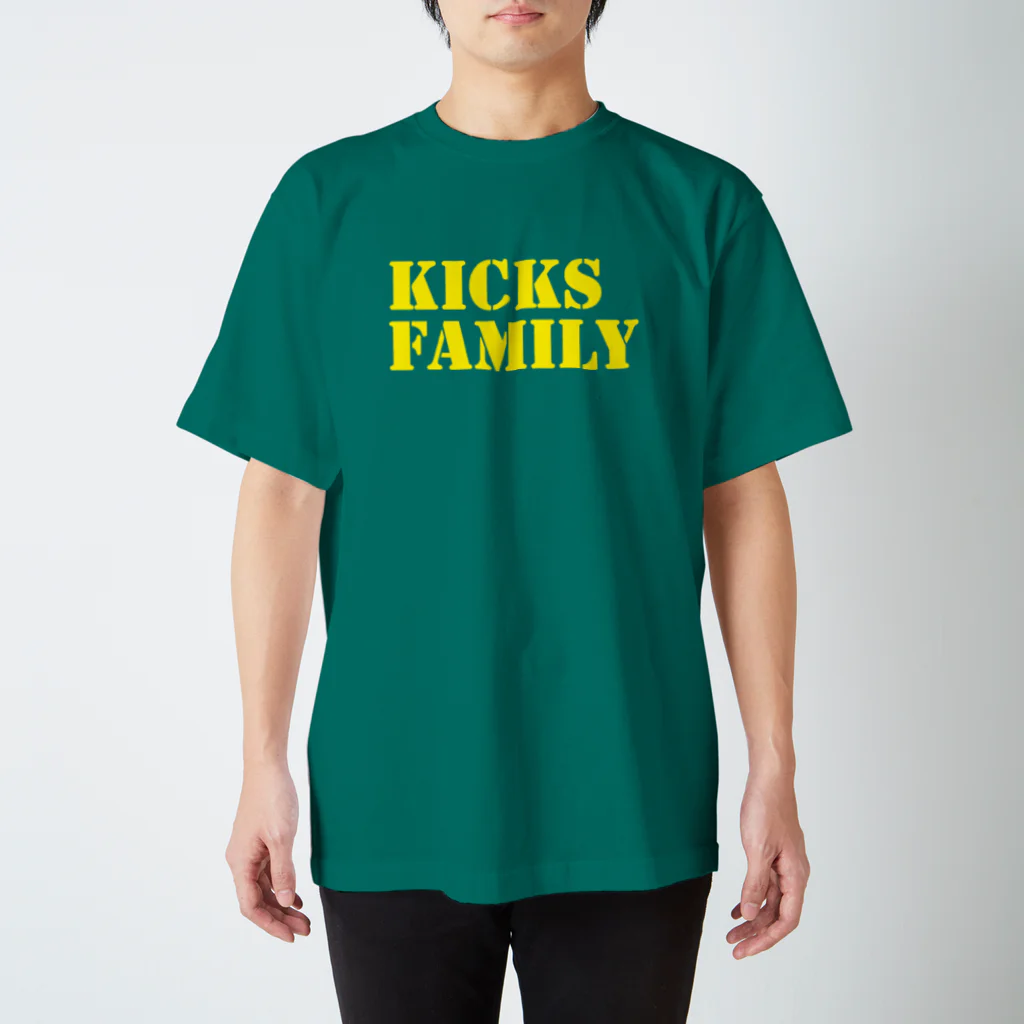 Kicks FamのKicks Family BOXロゴ入り Regular Fit T-Shirt