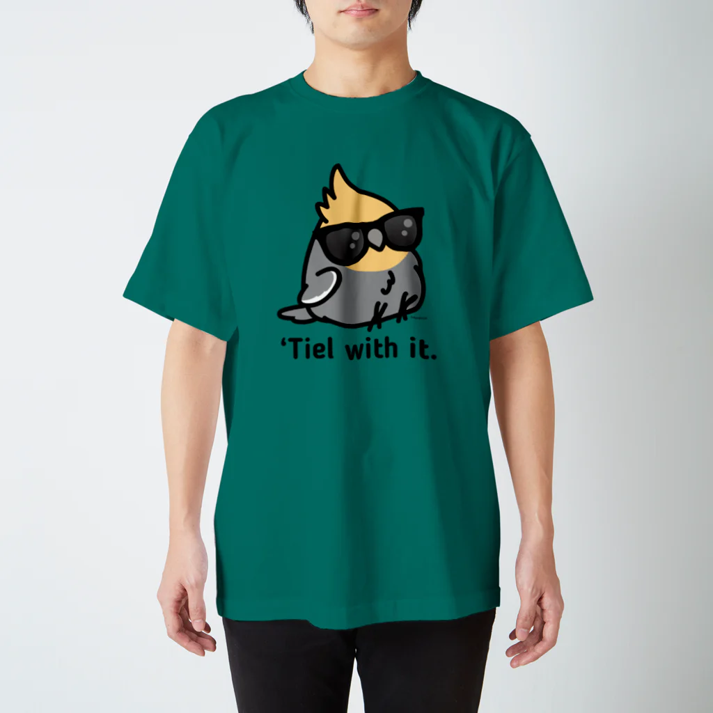 Cody the LovebirdのChubby Bird サングラスをかけたオカメインコ スタンダードTシャツ