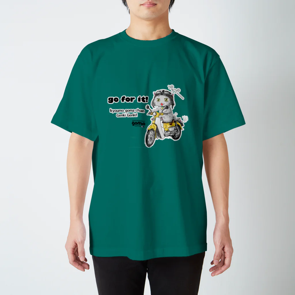 gomagomagoma-samaのカブでドライブ猫 Regular Fit T-Shirt