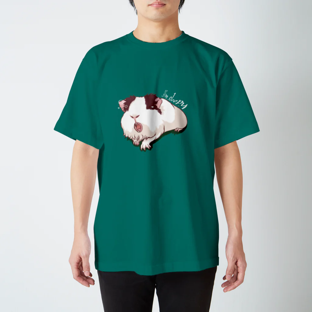 Lichtmuhleの眠いモルモット06 Regular Fit T-Shirt