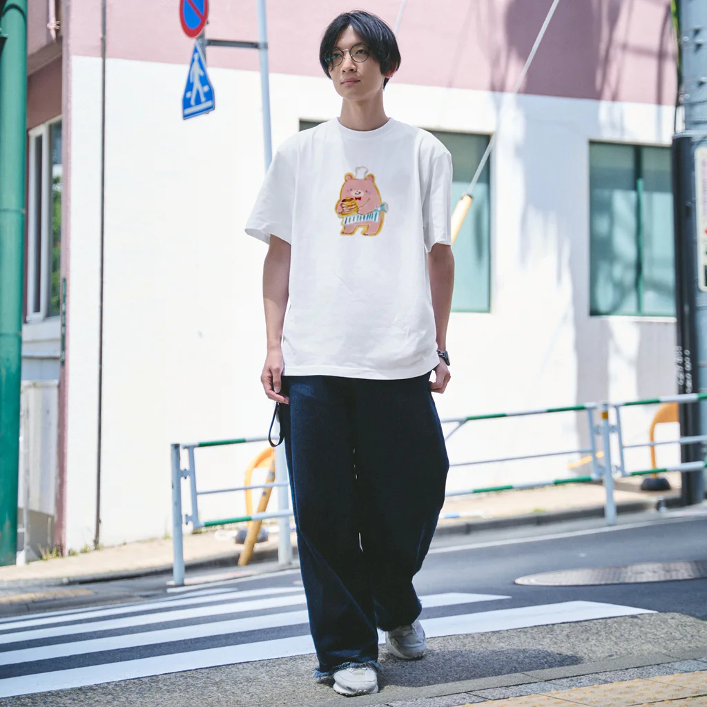 ぷいこのおみせのハチミツたっぷりくまのホットケーキやさん。 Regular Fit T-Shirt