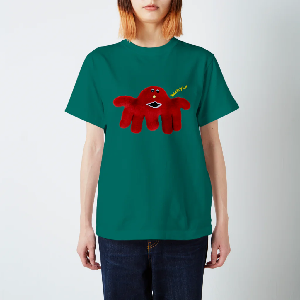 むにゅのバケモノくん Regular Fit T-Shirt