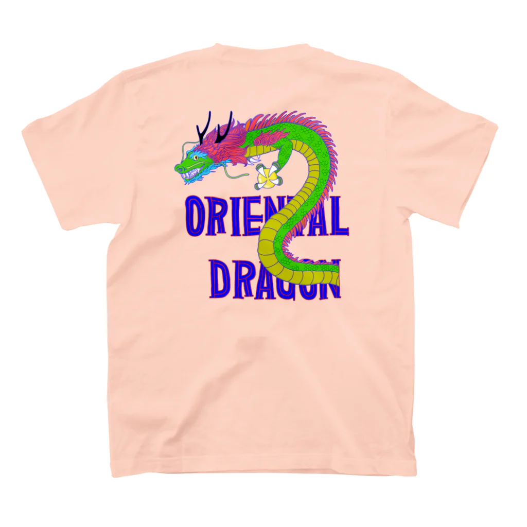 LalaHangeulのORIENTAL DRAGON（龍）英字 バックプリント Regular Fit T-Shirtの裏面