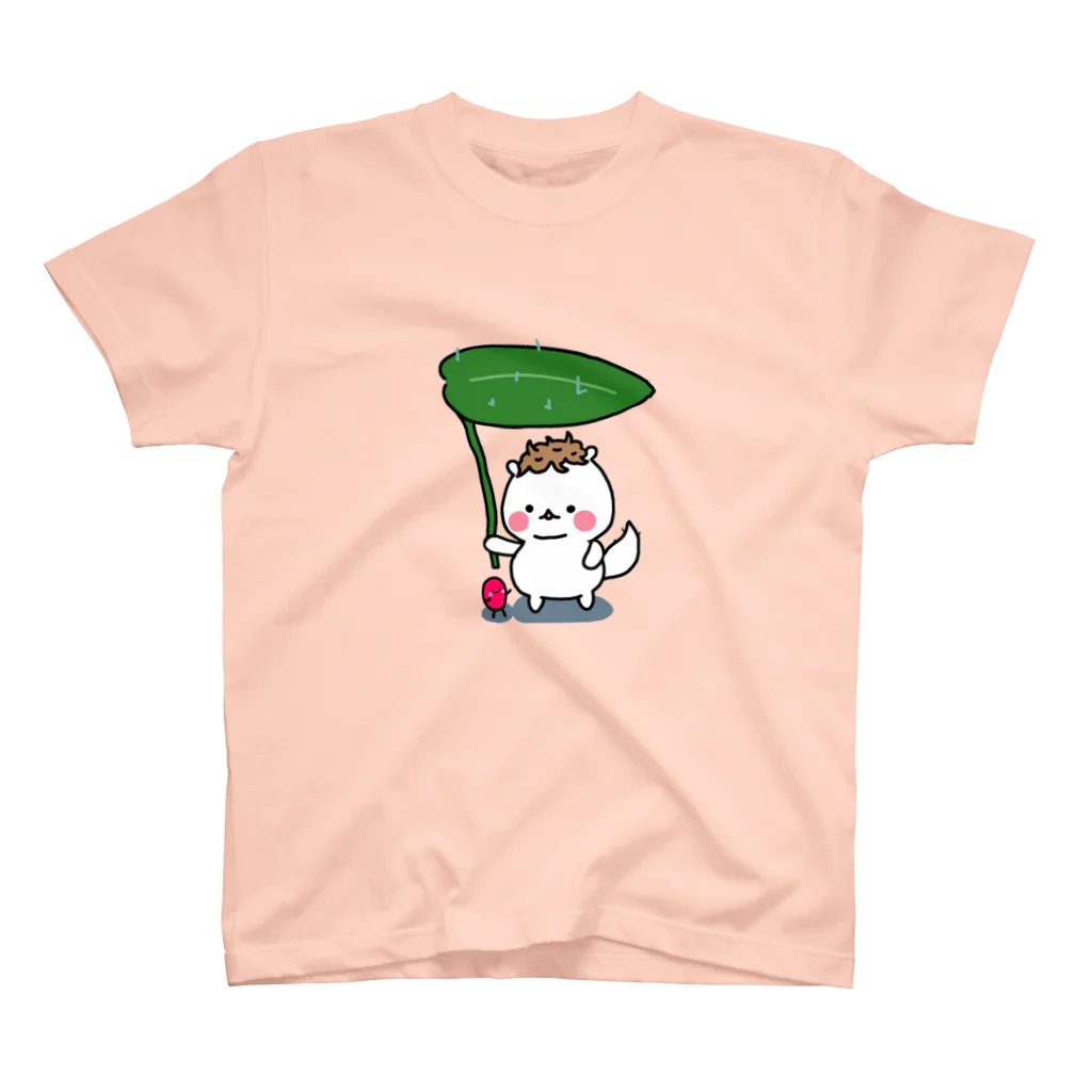 とりーとめんと。(もち三郎)の葉っぱの傘をさす もち三郎 スタンダードTシャツ