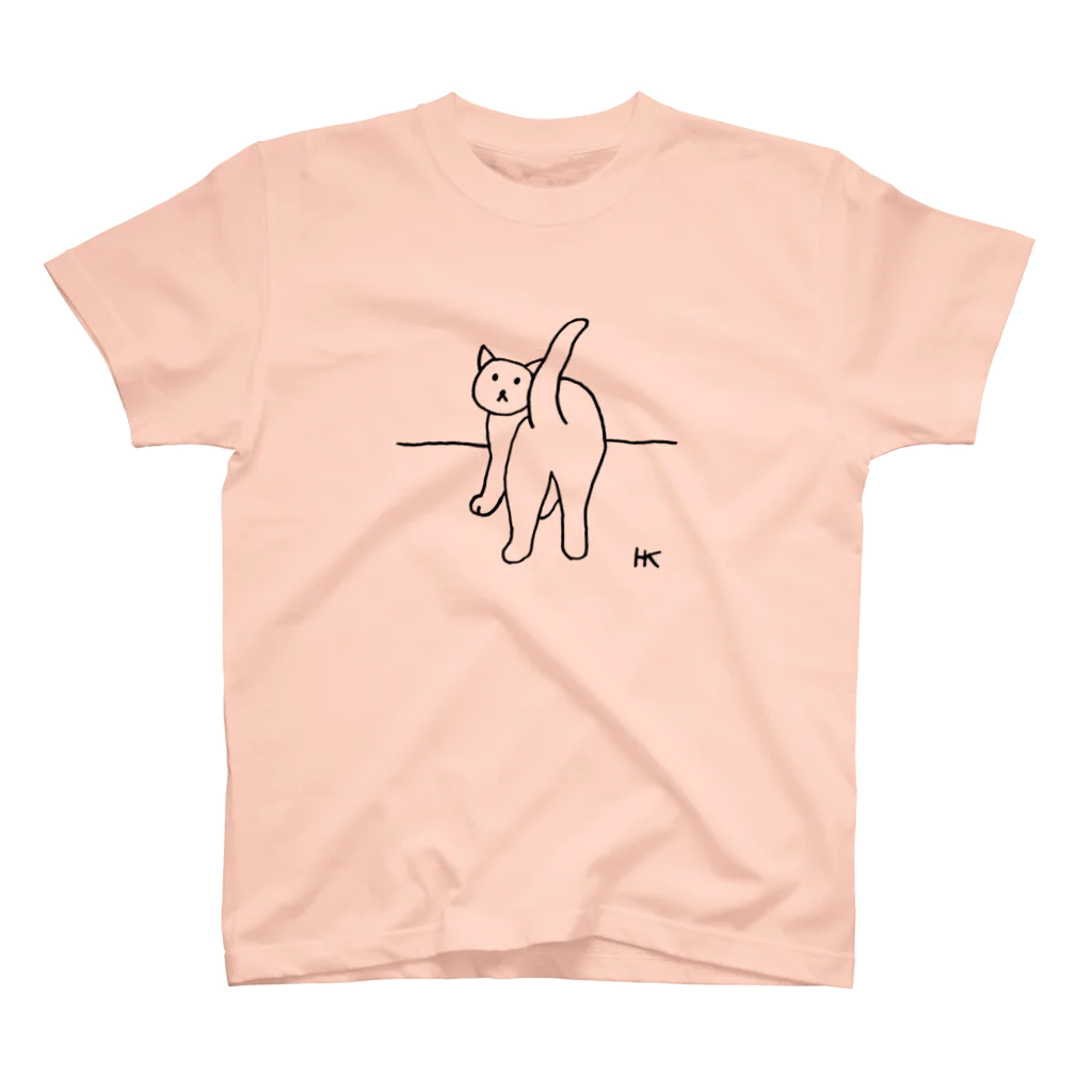 hk_illustrationのねこちゃんふりむき スタンダードTシャツ