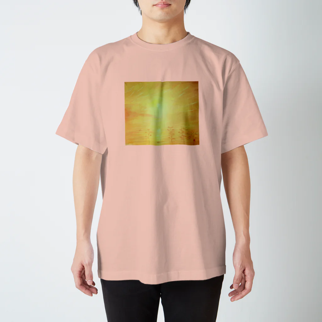 井上晴雄　絵画グッズコーナーの黄金色の空と海 Regular Fit T-Shirt