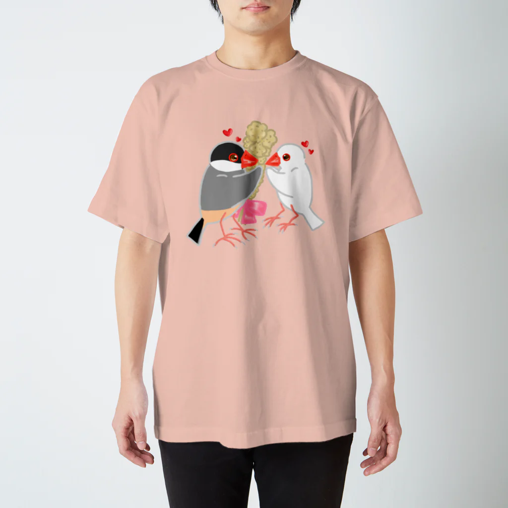Lily bird（リリーバード）の粟穂をプレゼント 桜&白文鳥 Regular Fit T-Shirt