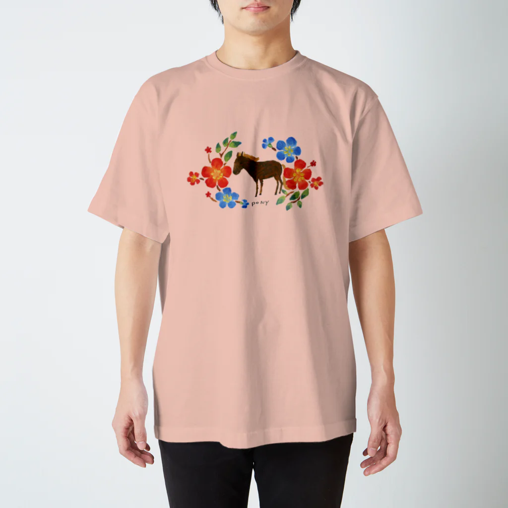 poniponiの馬と鮮やかな花 Regular Fit T-Shirt