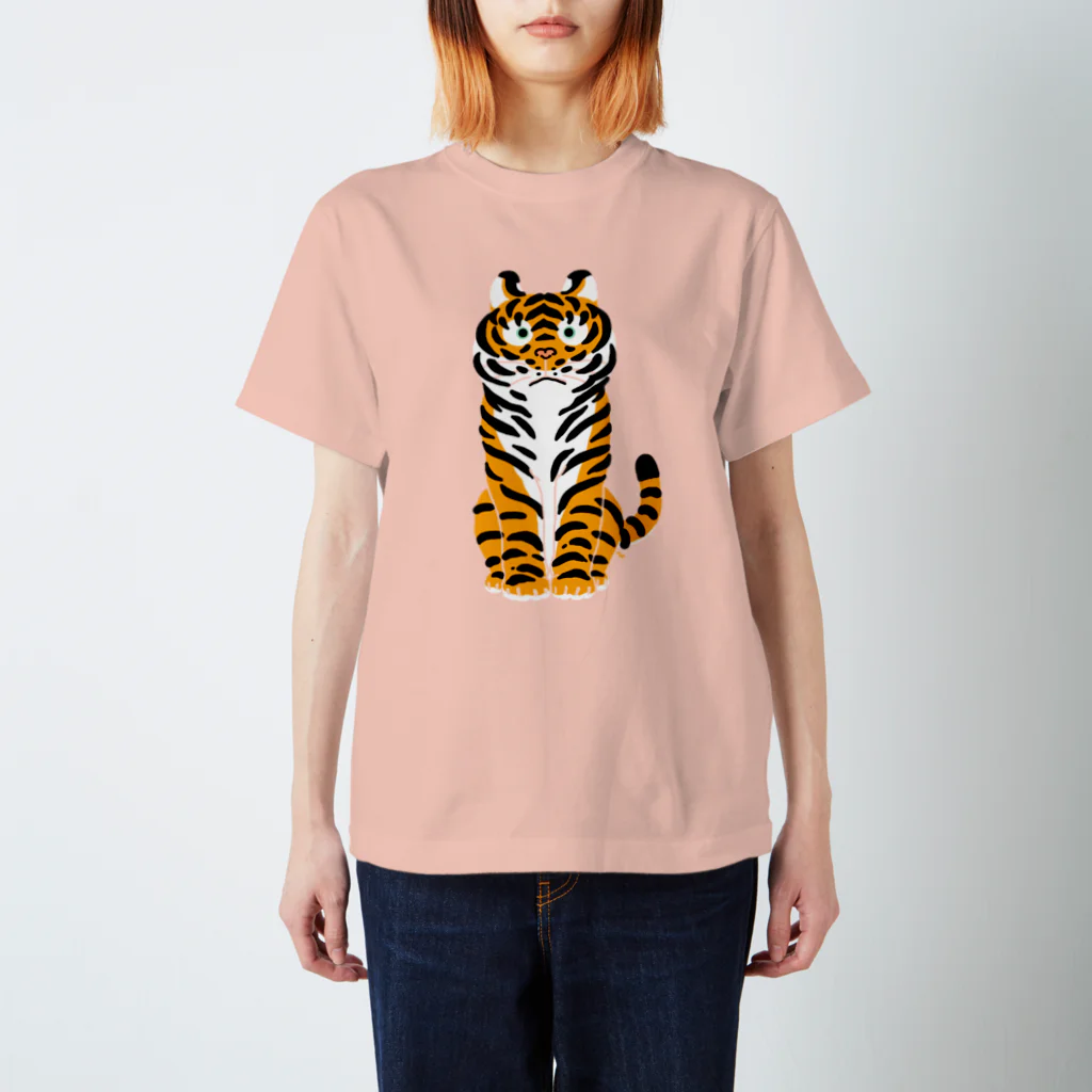 segasworksのトラちゃん（お座り） Regular Fit T-Shirt