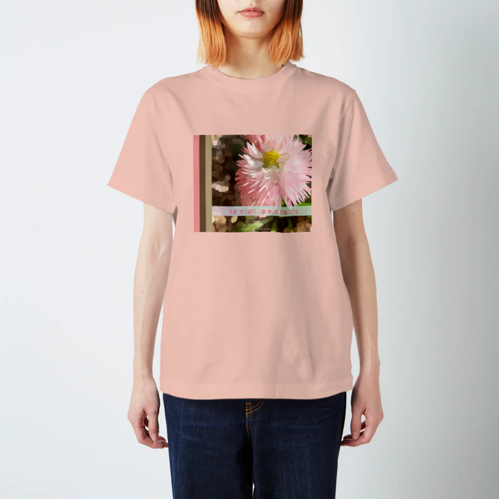 ChicClassic（しっくくらしっく）のお花・Let's light up our hearts. Regular Fit T-Shirt