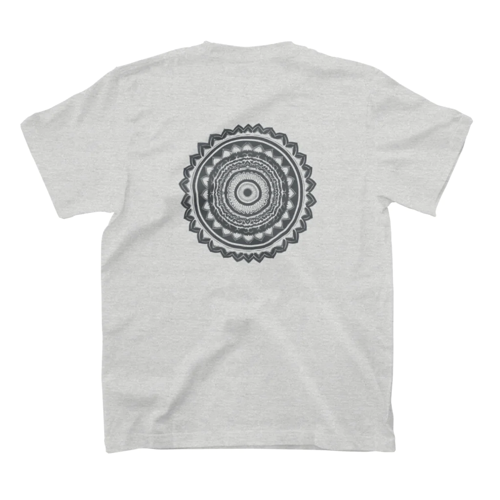 IIIIIIIIのmandala スタンダードTシャツの裏面