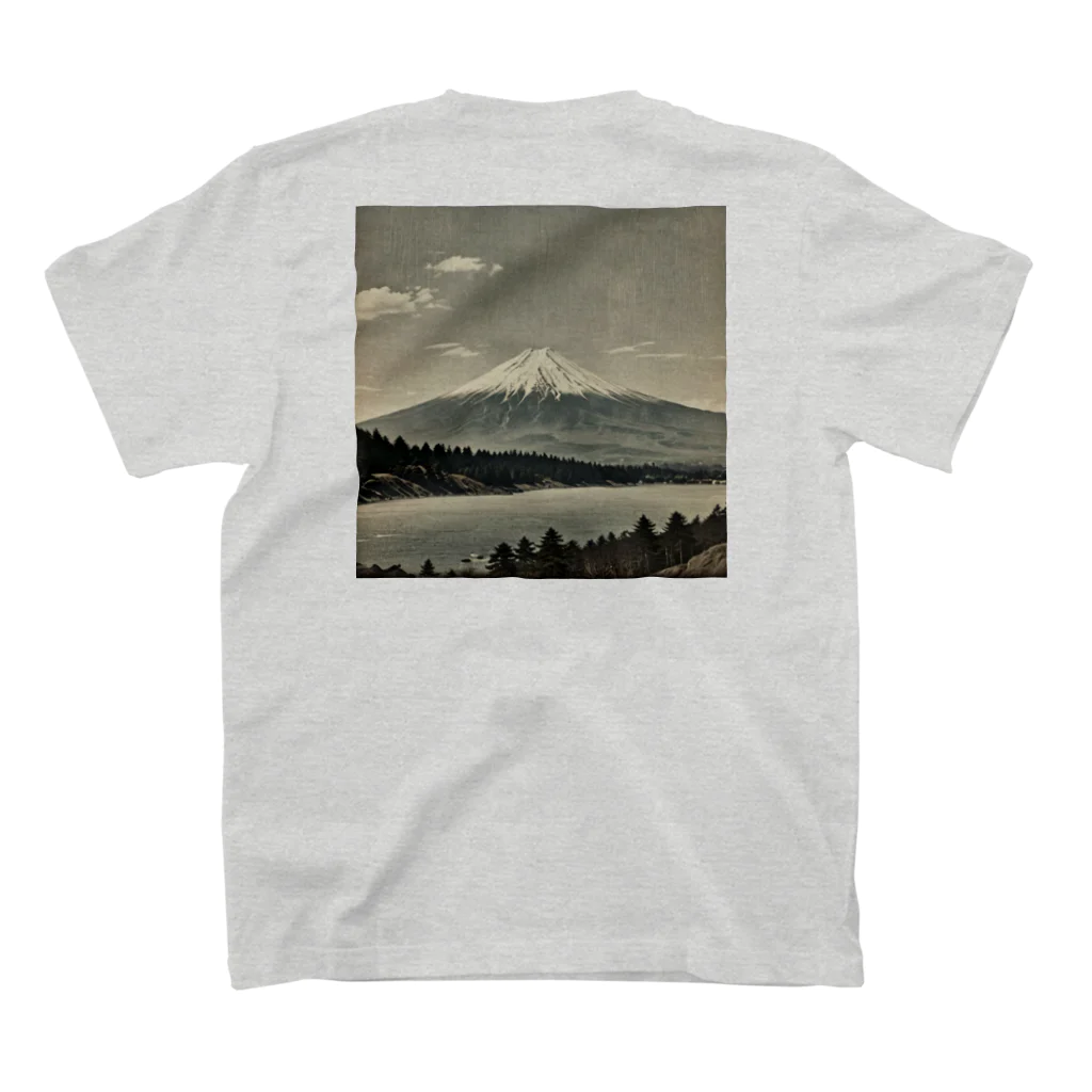 Kaz_Alter777の古風な富士山 Regular Fit T-Shirtの裏面