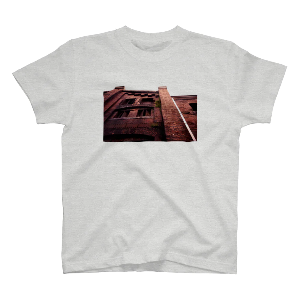 suparnaの赤煉瓦倉庫　天 Regular Fit T-Shirt