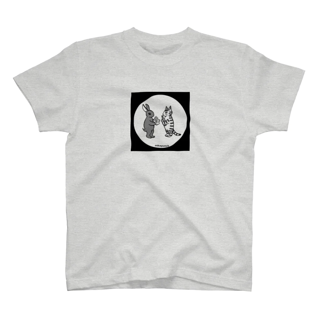 mikepunchの猫とうさぎのお月見A スタンダードTシャツ