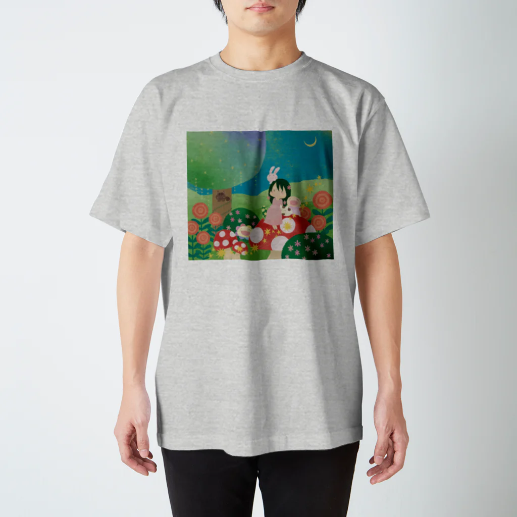 あとりええむえふの星とキノコの丘で Regular Fit T-Shirt