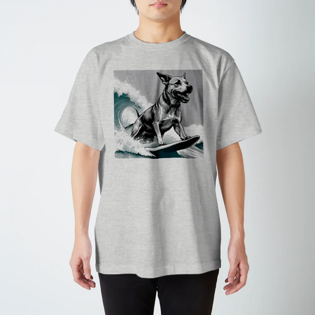 studio eizoのおいら波乗り🐕犬サーファー🏄 スタンダードTシャツ