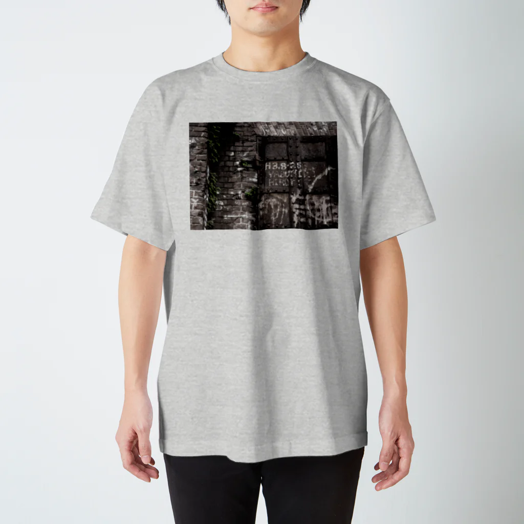 suparnaの赤煉瓦倉庫　おもひで Regular Fit T-Shirt