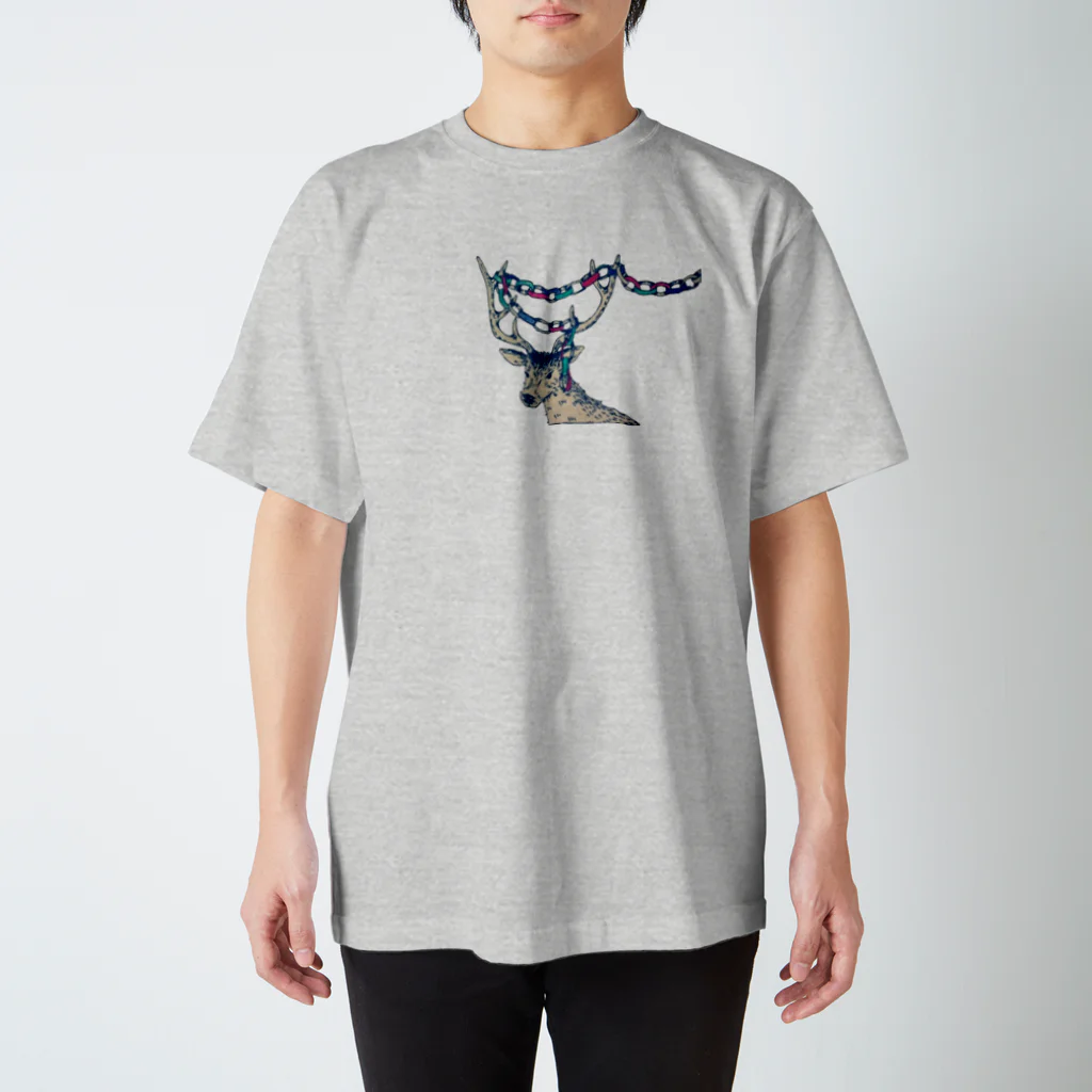 カニのおみせのパーティの後のシカ Regular Fit T-Shirt