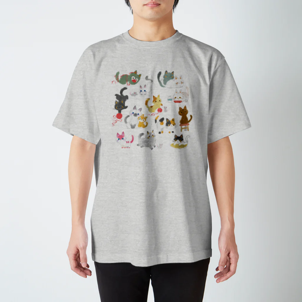 Yukie Shiratori (しらとり ゆきえ)の猫 Regular Fit T-Shirt