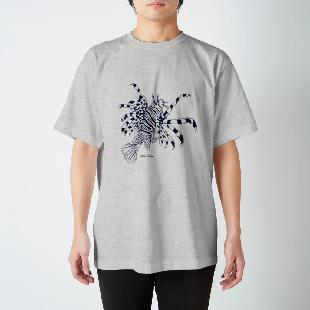 シマノカタチのミノカサゴ Regular Fit T-Shirt
