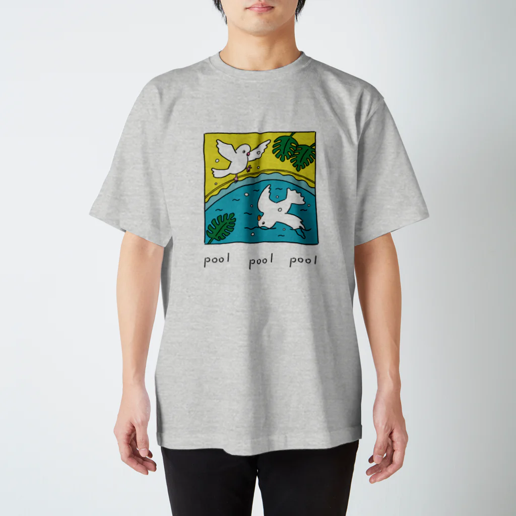 Futakawa Mayuのグッズショップのpool とり Regular Fit T-Shirt