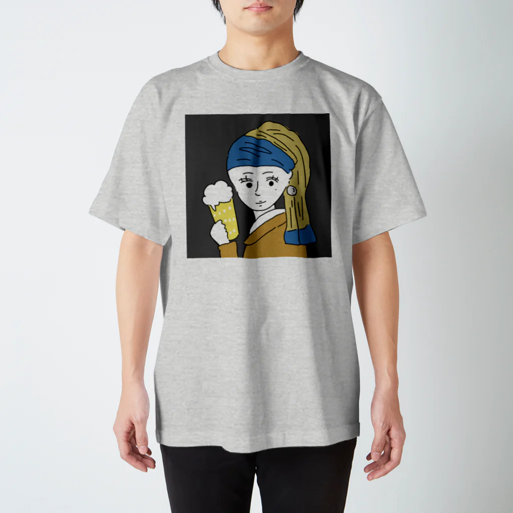 マツナガの真珠の耳飾りの飲みたい女 Regular Fit T-Shirt