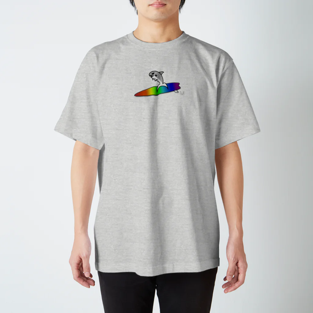 RAINBOW（レインボー）のシャークボーいい波のってんねぇ スタンダードTシャツ