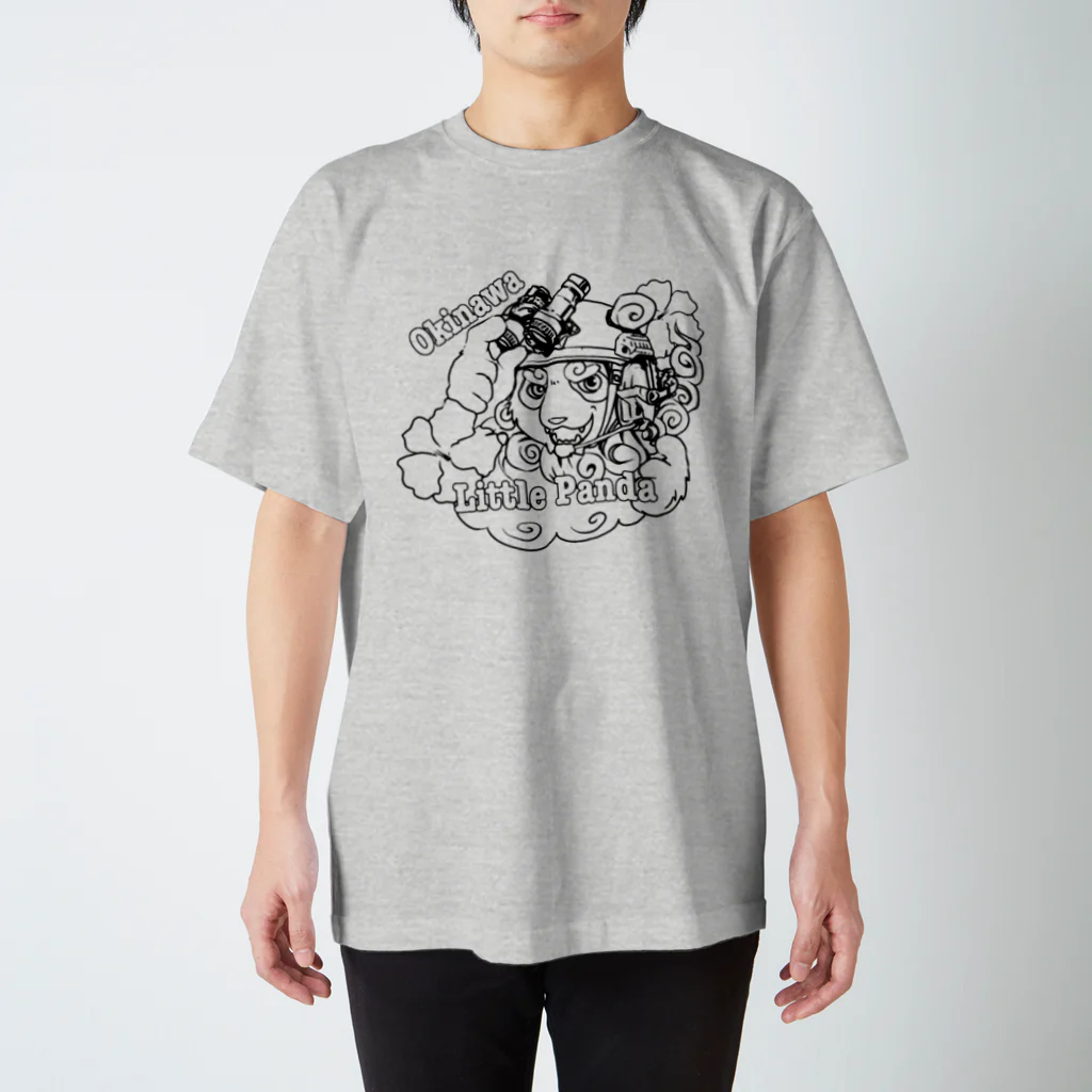OKINAWA_LITTLE_PANDAのシーサーパンダヘルメット白黒 Regular Fit T-Shirt