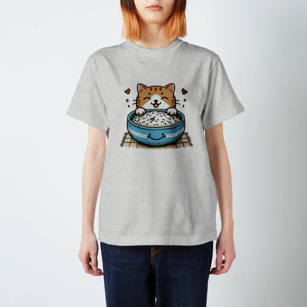 ねこてぃーしゃつ特集のごはんねこ Regular Fit T-Shirt