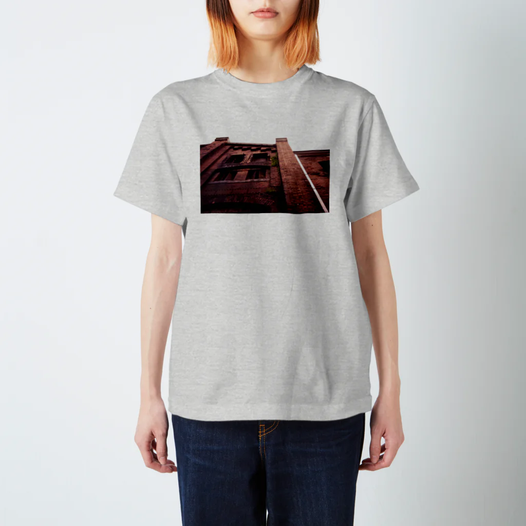 suparnaの赤煉瓦倉庫　天 Regular Fit T-Shirt