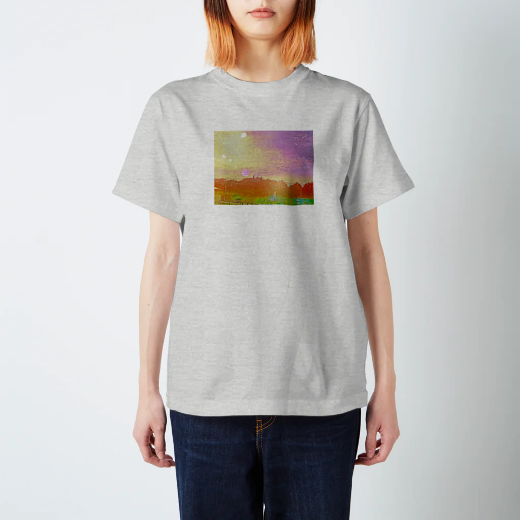 ゆーなの夢の中の世界 Regular Fit T-Shirt