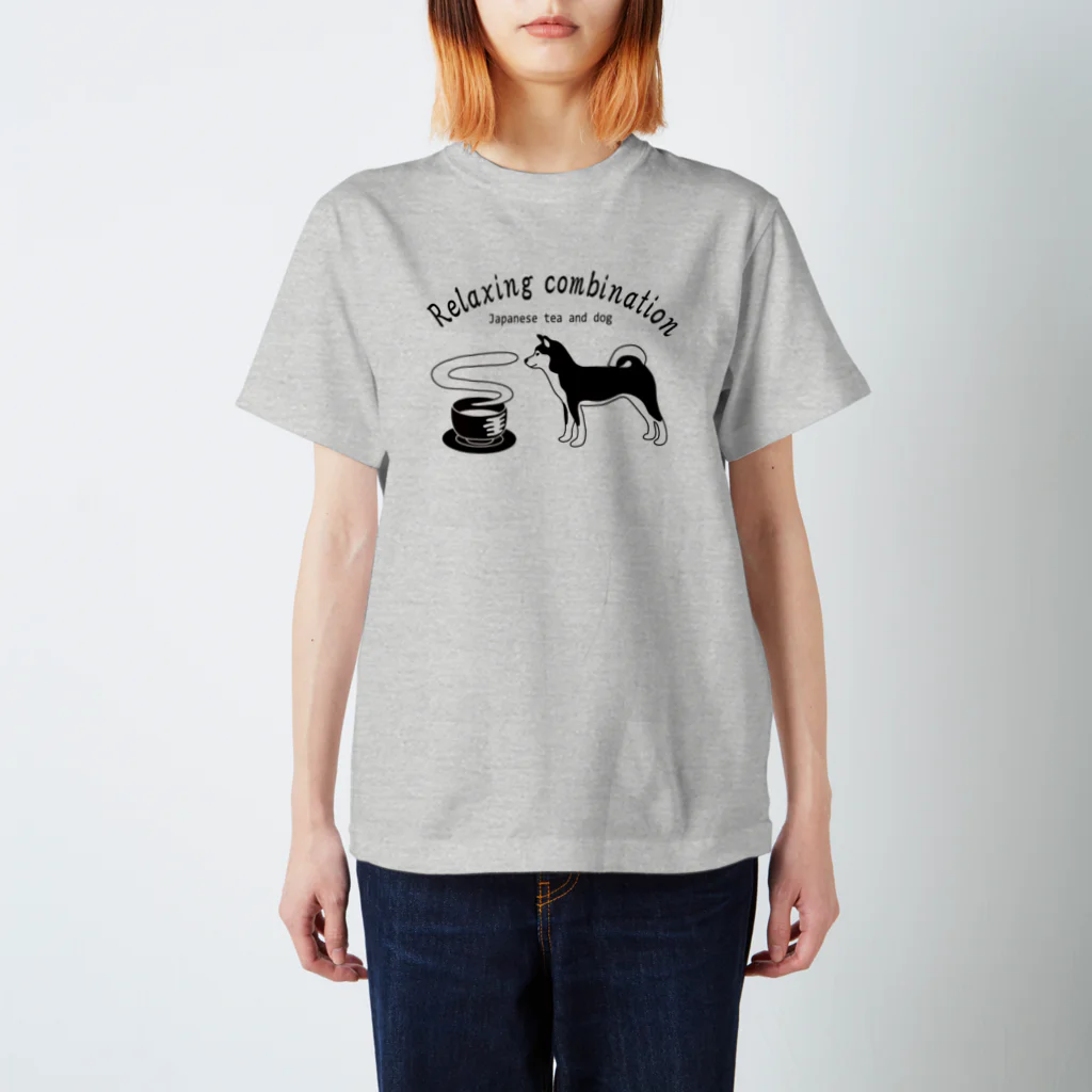 キッズモード某の日本の犬とお茶(モノトーン) Regular Fit T-Shirt