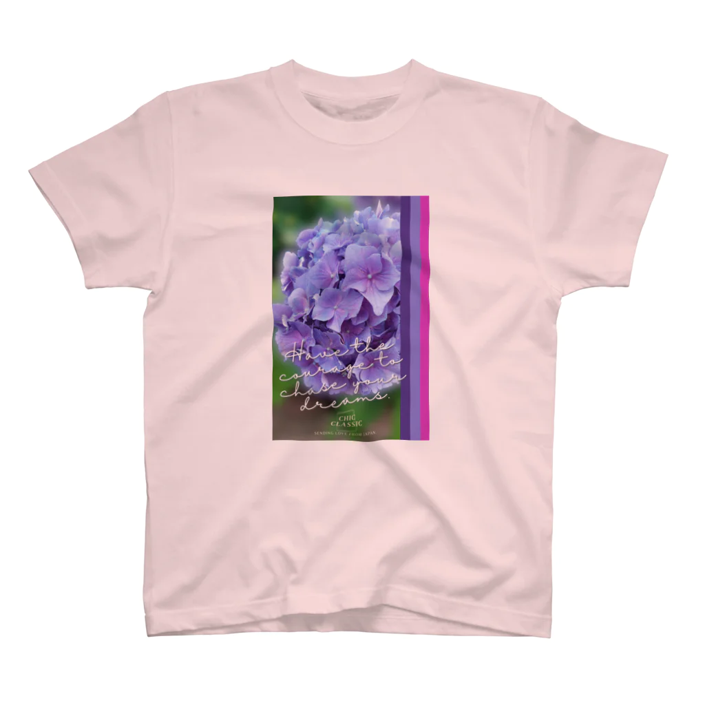 ChicClassic（しっくくらしっく）のお花・Have the courage to chase your dreams. Regular Fit T-Shirt