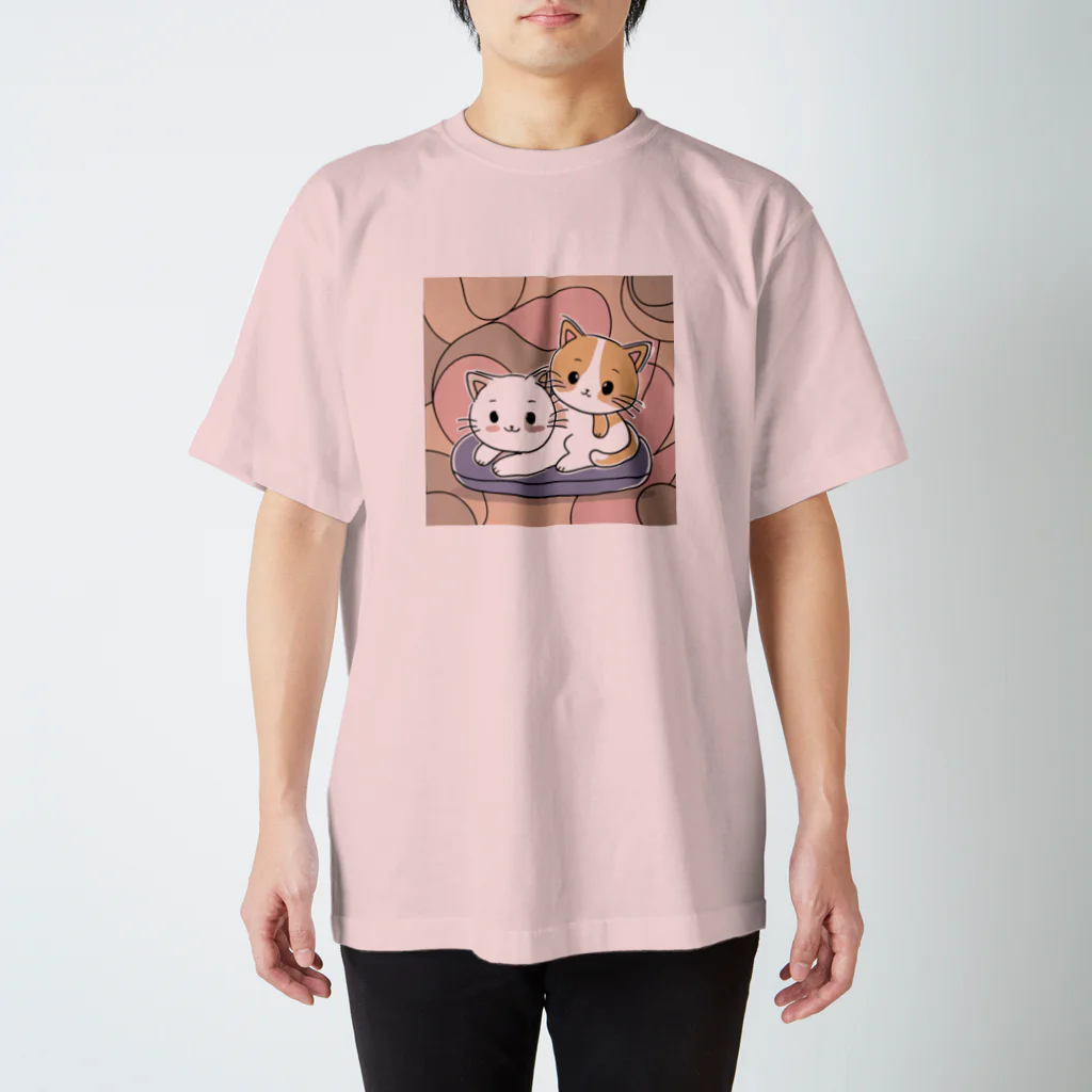 癒しの部屋🐾໒꒱の仲良しニャンコ🐈🐾 スタンダードTシャツ