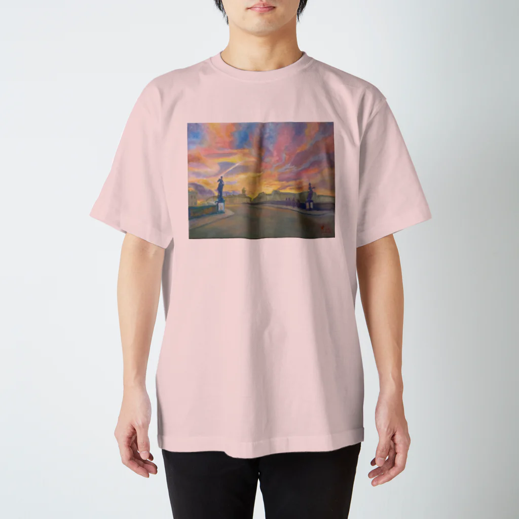 Akiyoのフィレンツェ画房 のトリニタ橋夕焼け スタンダードTシャツ