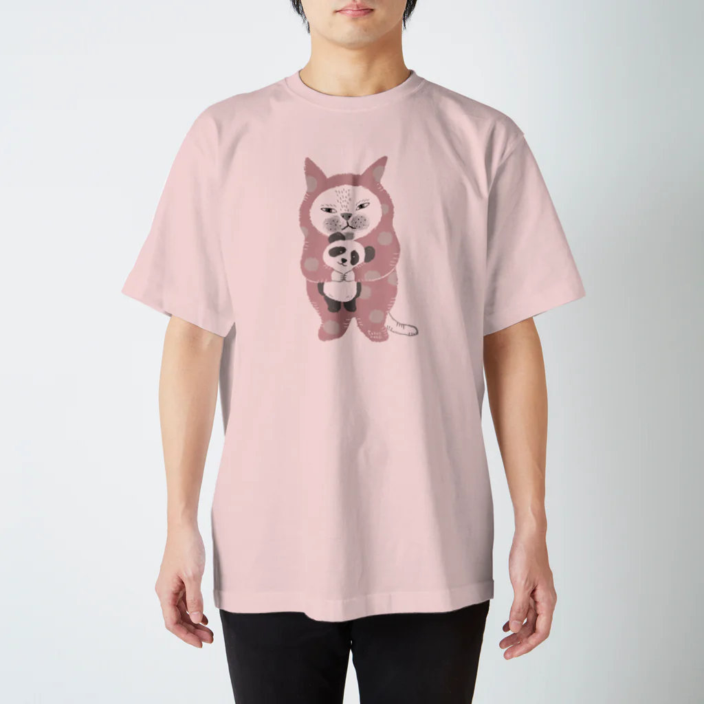 多分ねこのパンダをぎゅっ。(ピンク) スタンダードTシャツ