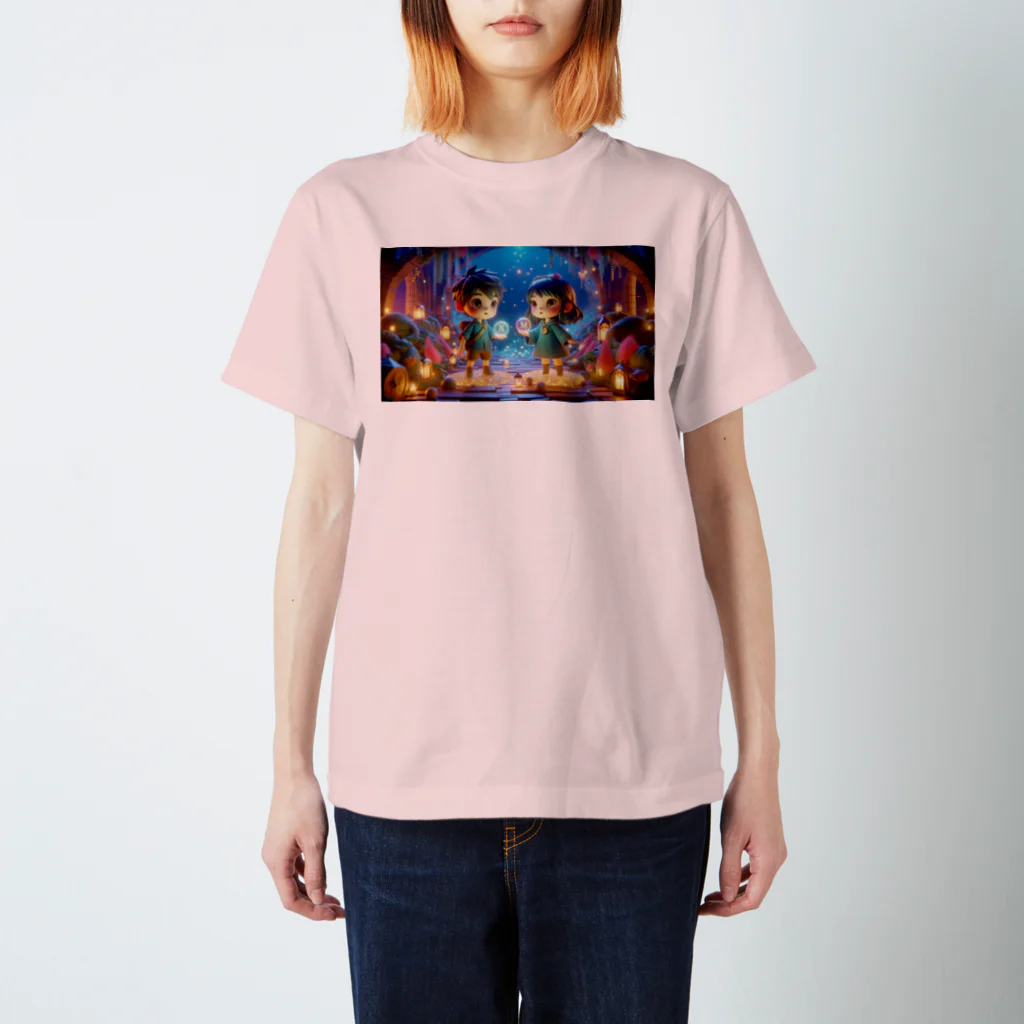 PixieDust-Designsのピクサー風カップル イニシャル変更 Regular Fit T-Shirt