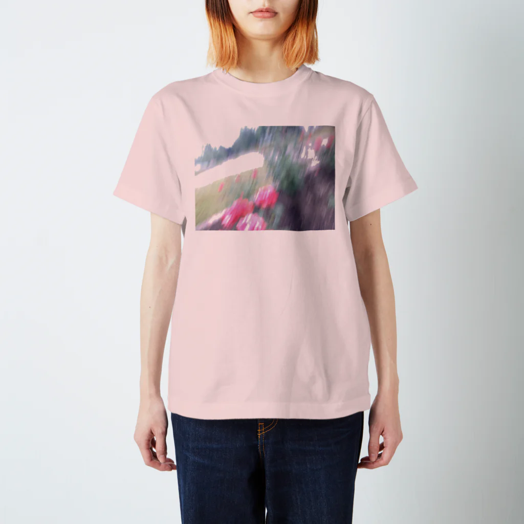 なゆたの雨の日のバラ　ピンク Regular Fit T-Shirt