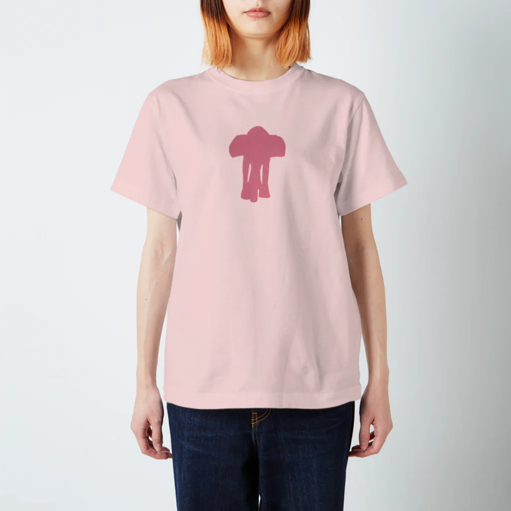 西荻案内所のSUZURI店の西荻にいたピンクの象02 Regular Fit T-Shirt