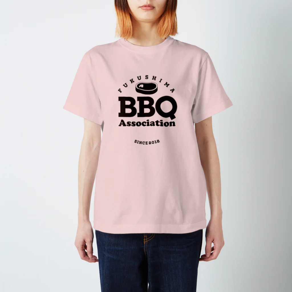 福島バーベキュー協会SHOPの福島BBQ協会Circleロゴ黒文字 スタンダードTシャツ