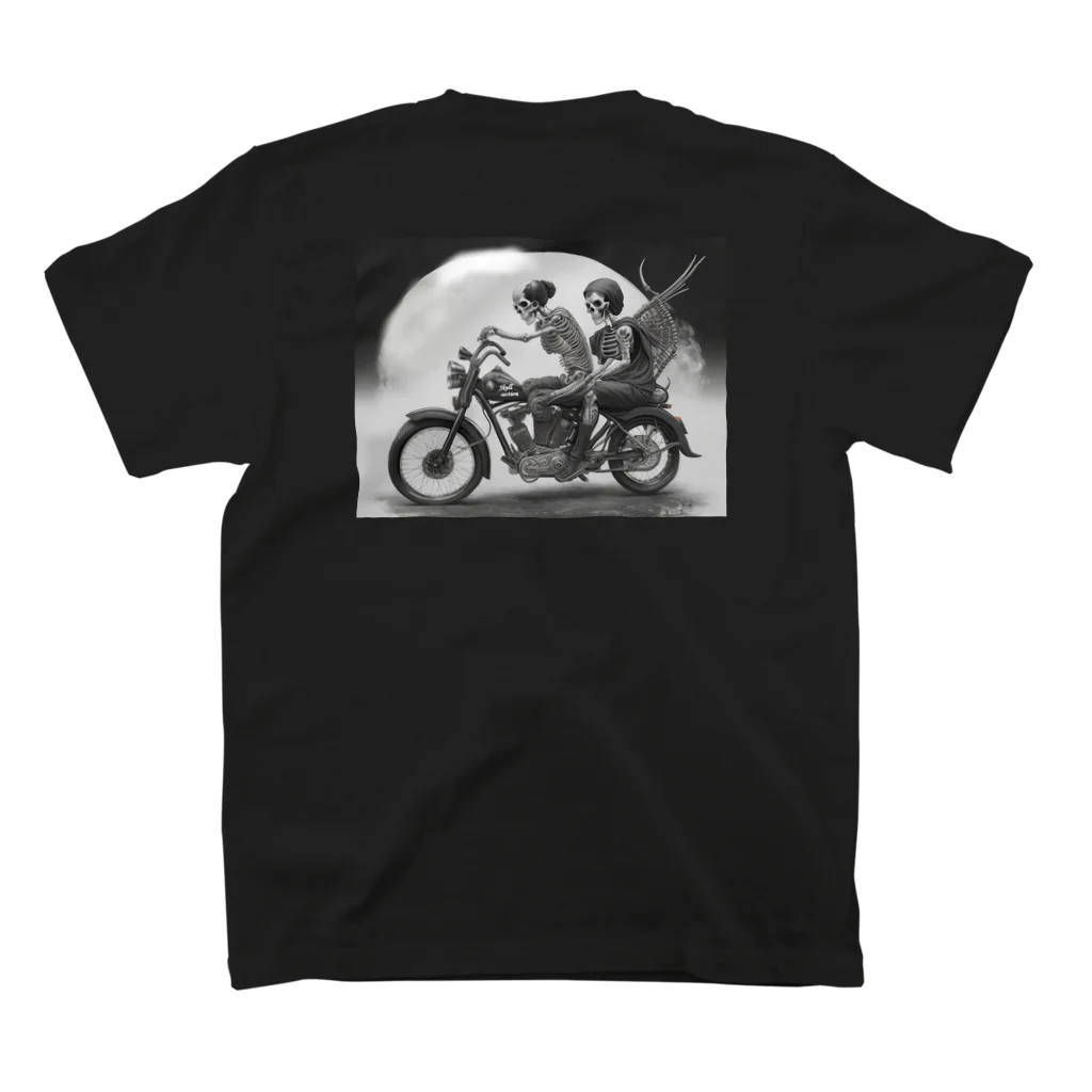 Skull sectionのバイクとガイコツ（黒メイン） スタンダードTシャツの裏面