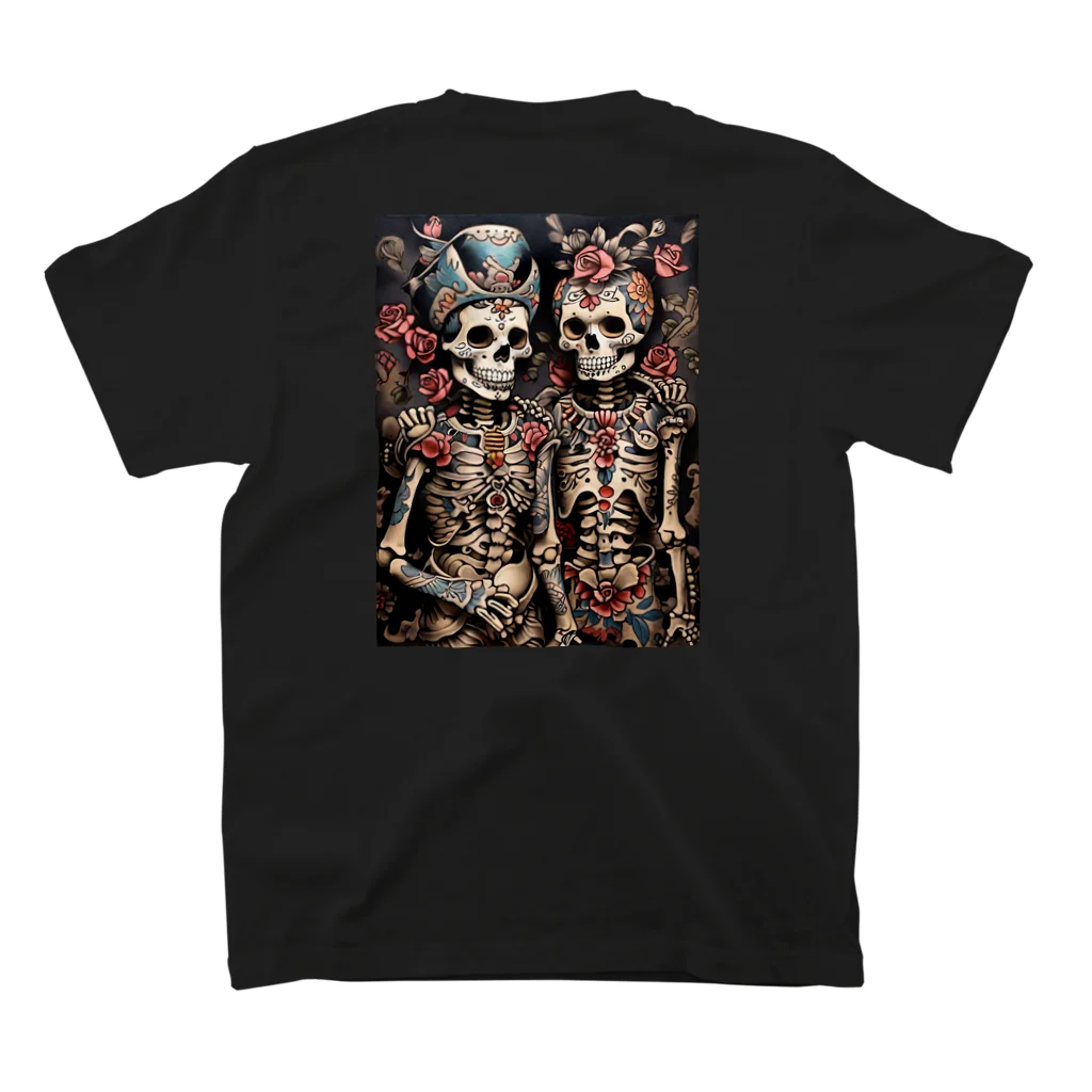 Skull sectionのきれいなガイコツ Regular Fit T-Shirtの裏面