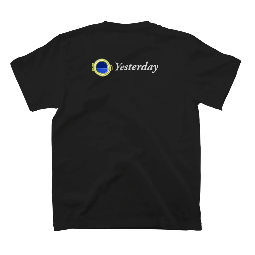 月夜のタツノオトシゴのYesterday Regular Fit T-Shirtの裏面