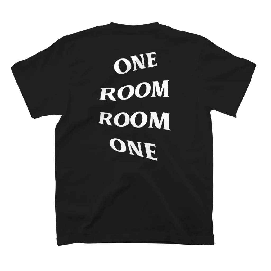 ツイッターインベストメントアパレル事業部のOne Room(white） Regular Fit T-Shirtの裏面