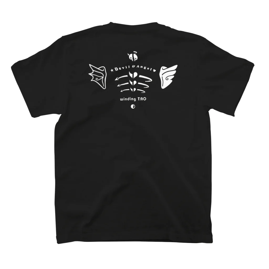 くねくね道の天使と悪魔の肩甲骨 Regular Fit T-Shirtの裏面