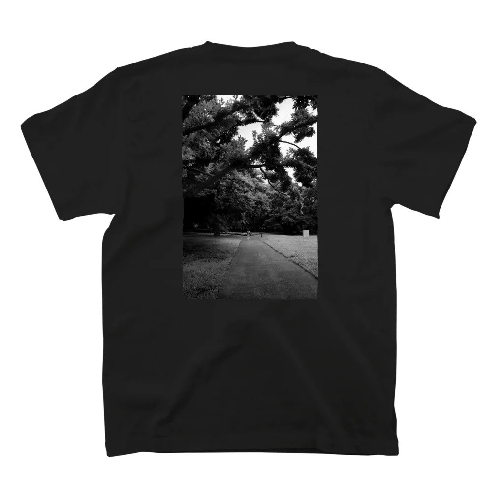 翌日ぼくはの砧公園 Regular Fit T-Shirtの裏面