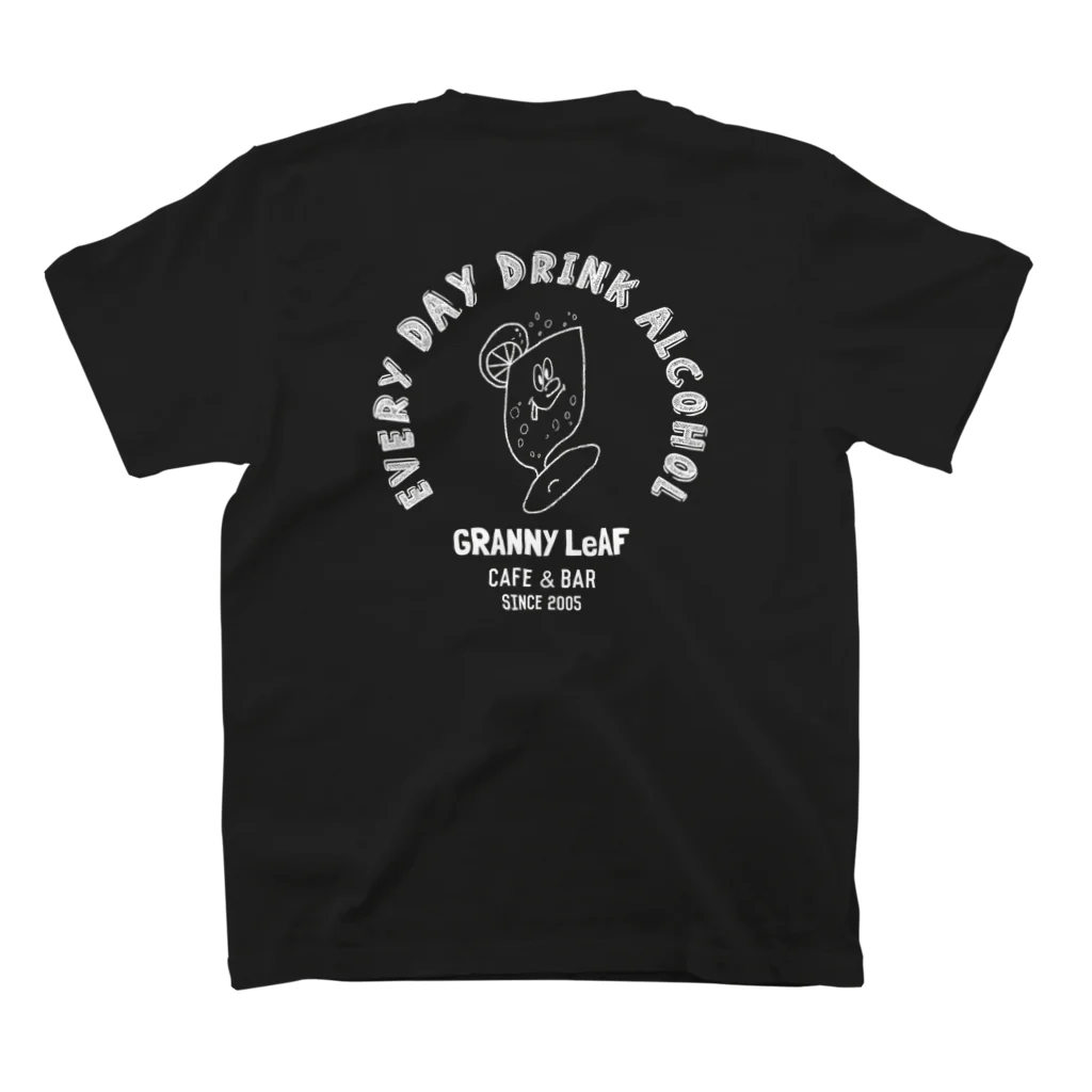 GRANNY LeAFのCoffee & alcohol  Regular Fit T-Shirtの裏面