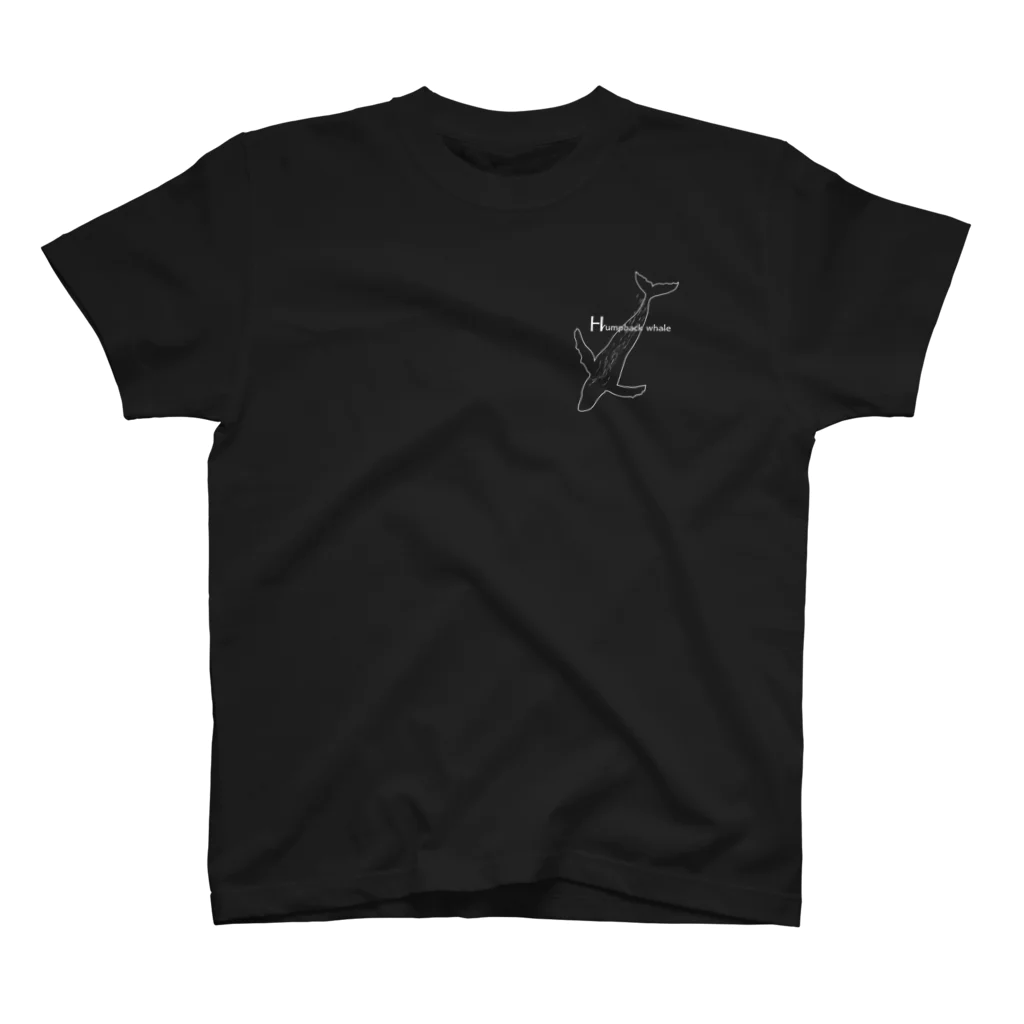 マッキーのTシャツ屋さん(mayuma design)の冬の鯨 Regular Fit T-Shirt