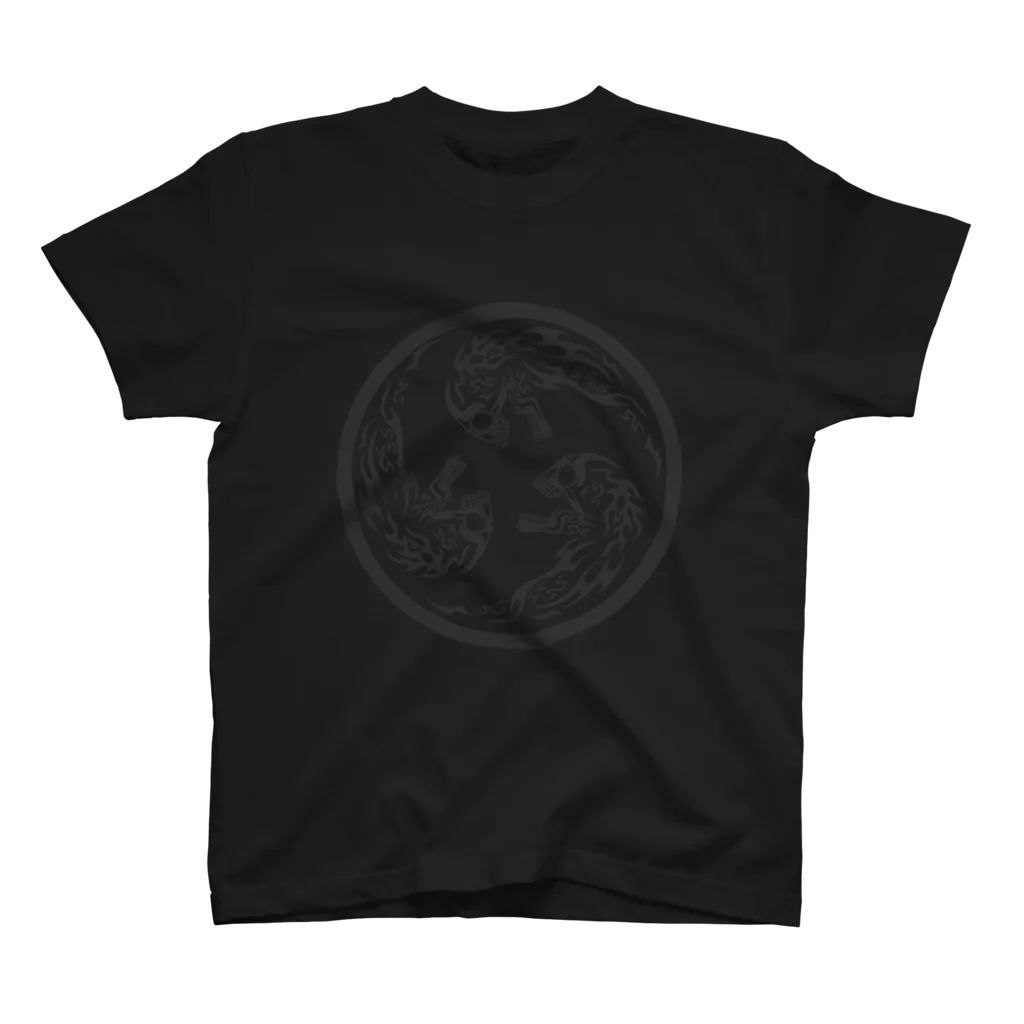 Ａ’ｚｗｏｒｋＳの丸に合わせ三つ髑髏 薄墨 （オリジナル家紋シリーズ） Regular Fit T-Shirt