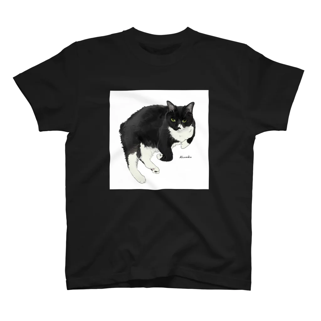 kinako-japanの靴下猫　くろみつ Regular Fit T-Shirt